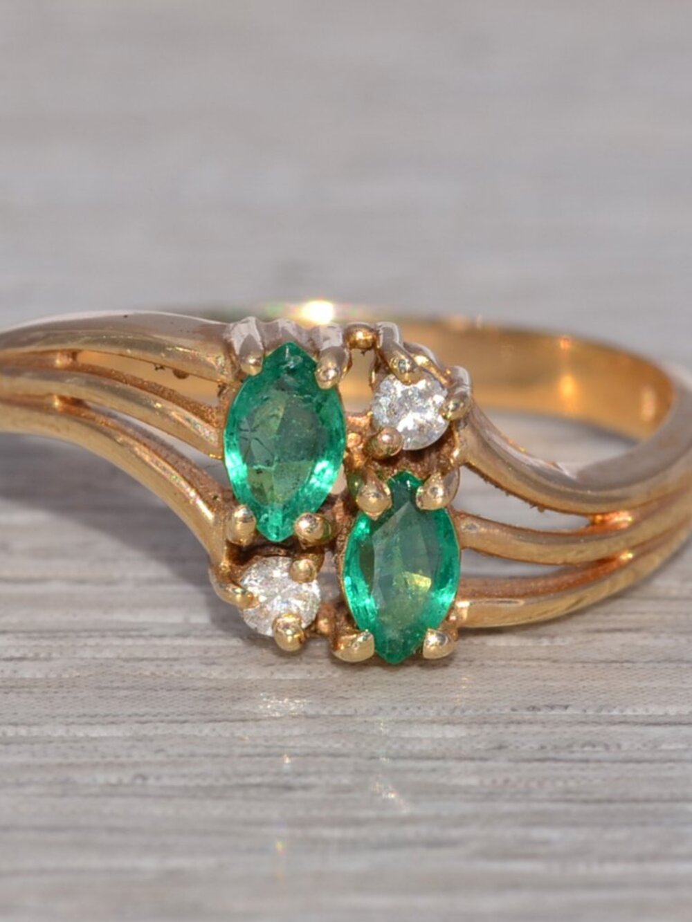 Vintage-Inspired Bypass Ring in Yellow Gold